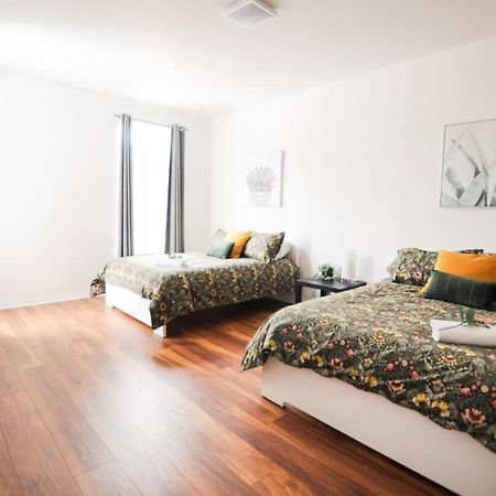 The 1810 - Spacious With Balcony - North Of Quebec Extérieur photo