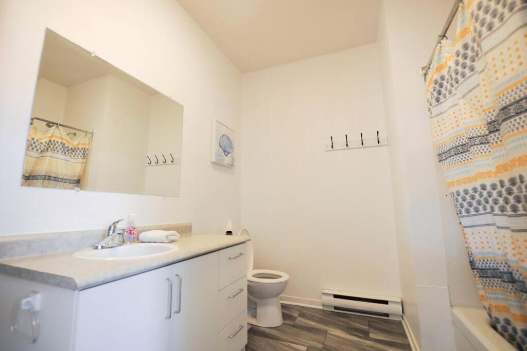 The 1810 - Spacious With Balcony - North Of Quebec Extérieur photo
