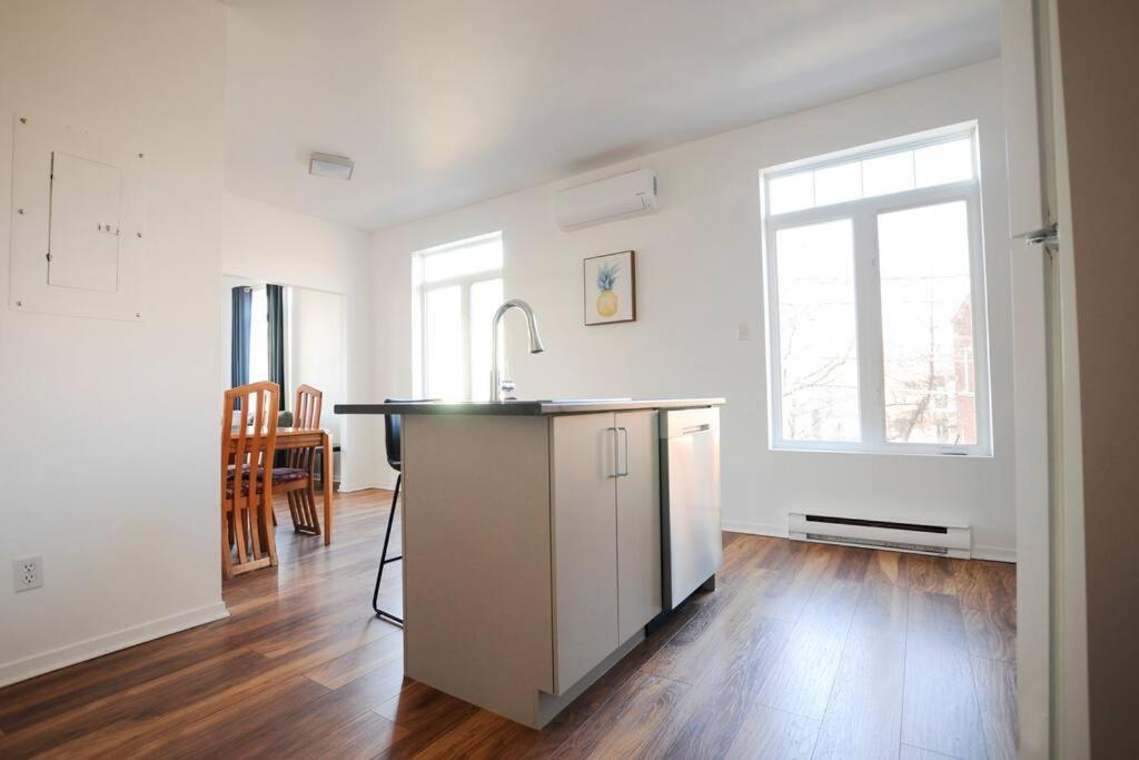 The 1810 - Spacious With Balcony - North Of Quebec Extérieur photo
